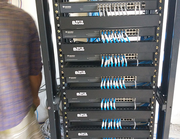 廠區(qū)監(jiān)控、報(bào)警、語(yǔ)音、無(wú)線AP及辦公網(wǎng)絡(luò)系統(tǒng)工程